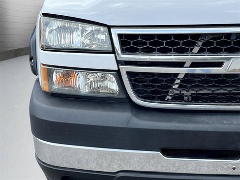 Used 2006 Chevrolet Silverado 3500 2WD Regular Cab image 5