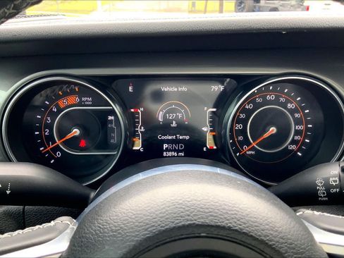 Used 2022 Jeep Wrangler Unlimited Sahara AWD/4WD image 25