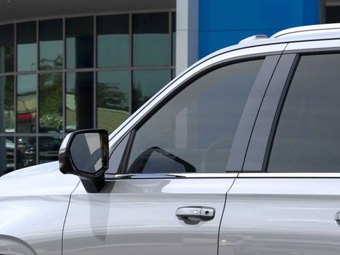 New 2026 Chevrolet Suburban LT w/ Comfort Package RWD image 9