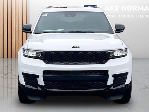 New 2025 Jeep Grand Cherokee L Altitude image 3