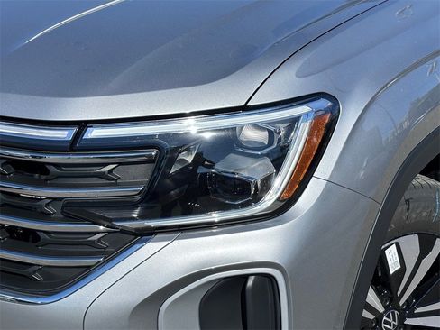 New 2026 Volkswagen Atlas SE image 3