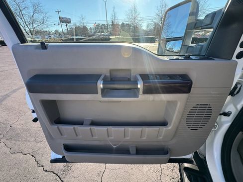 Used 2008 Ford F350 Lariat image 16