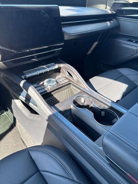 New 2026 Lincoln Nautilus Premier AWD/4WD image 13