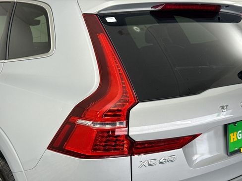 Used 2023 Volvo XC60 B5 Plus FWD image 36