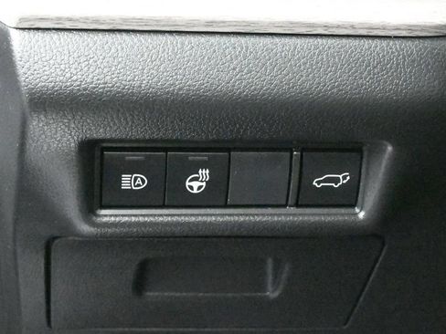 Used 2025 Toyota Grand Highlander AWD image 16