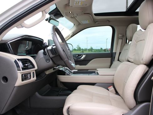 Used 2023 Lincoln Navigator Reserve RWD image 23