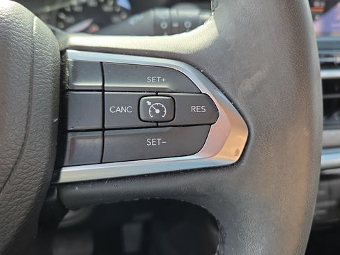 Used 2023 Jeep Compass Latitude AWD/4WD image 23