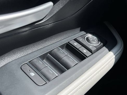 Certified 2024 Toyota Grand Highlander FWD image 32