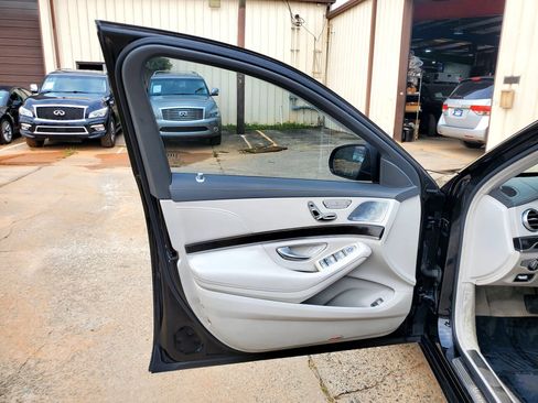 Used 2016 Mercedes-Benz S 550 4MATIC Sedan image 23
