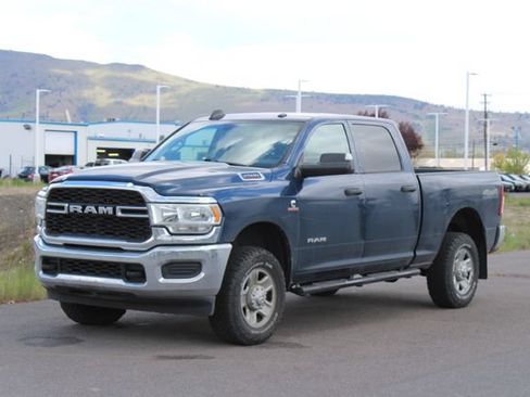 Used 2020 RAM 2500 Tradesman w/ Chrome Appearance Group AWD/4WD image 8