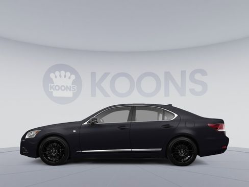 Used 2015 Lexus LS 460 AWD w/ Comfort Package image 2