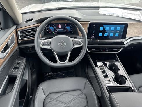 New 2026 Volkswagen Atlas SE FWD image 8