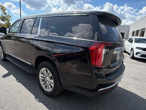 Used 2023 GMC Yukon XL SLT w/ SLT Premium Package AWD/4WD image 10
