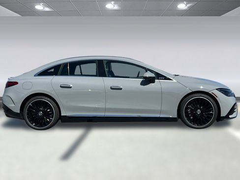 Used 2023 Mercedes-Benz EQE 500 4MATIC Sedan image 7