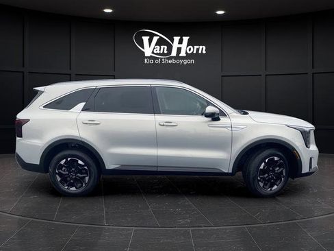 New 2026 Kia Sorento S AWD/4WD image 2