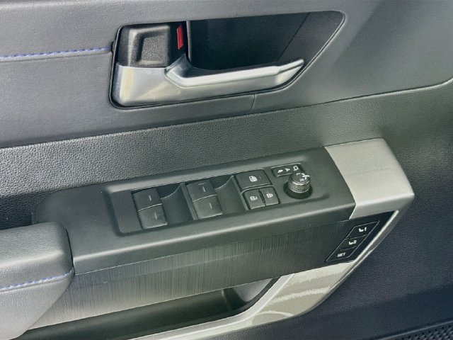 Used 2025 Toyota Tundra Platinum AWD/4WD image 17