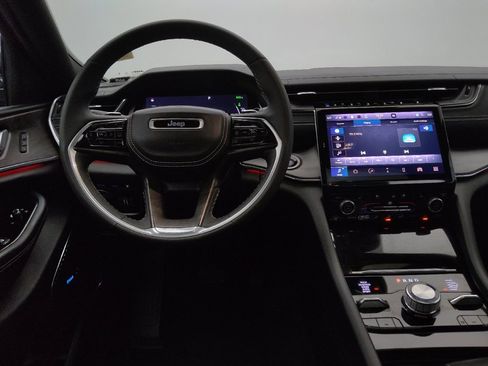 Used 2022 Jeep Grand Cherokee Overland AWD/4WD image 22