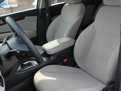 Used 2018 Kia Sorento LX AWD/4WD image 15