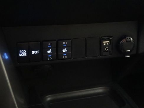 Used 2016 Toyota RAV4 Limited AWD/4WD image 22