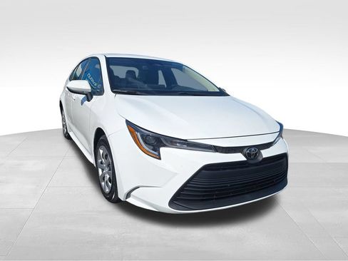 Used 2026 Toyota Corolla LE FWD image 8