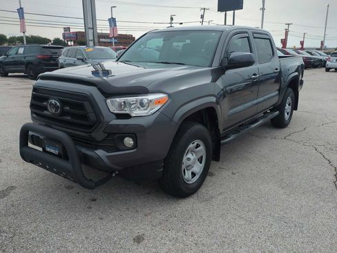 Used 2022 Toyota Tacoma SR AWD/4WD image 4