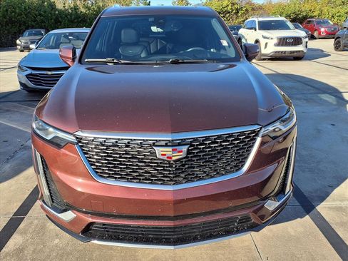 Used 2022 Cadillac XT6 Premium Luxury w/ Technology Package image 2