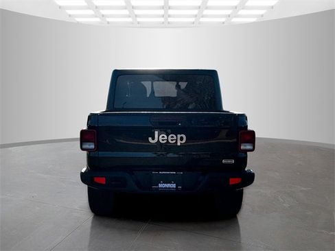 Certified 2023 Jeep Gladiator Overland image 6
