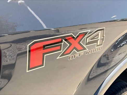 Used 2018 Ford F150 XLT w/ Equipment Group 302A Luxury image 10