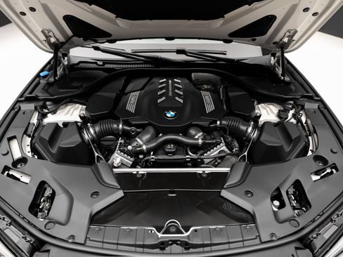 Used 2023 BMW M550i xDrive AWD/4WD image 75