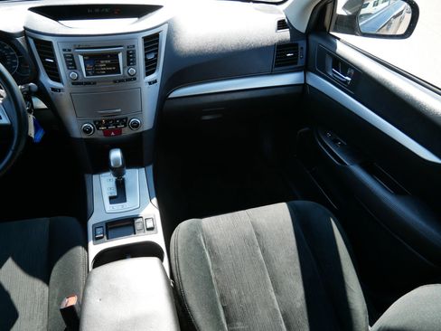 Used 2014 Subaru Outback 2.5i Premium AWD/4WD image 11
