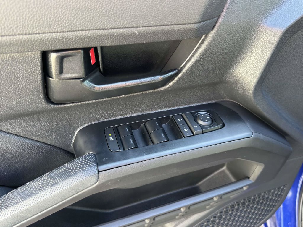 Used 2025 Toyota Tacoma SR5 AWD/4WD image 19