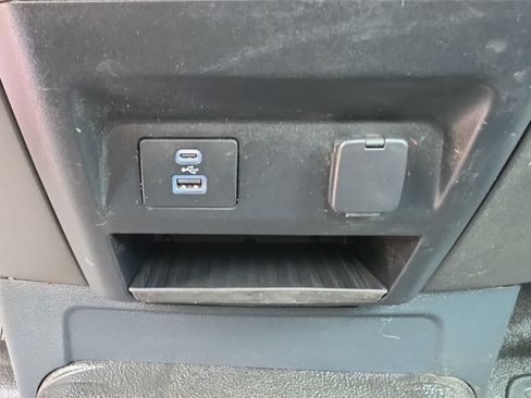 Certified 2022 Ford F250 XL w/ Power Equipment Group AWD/4WD image 21
