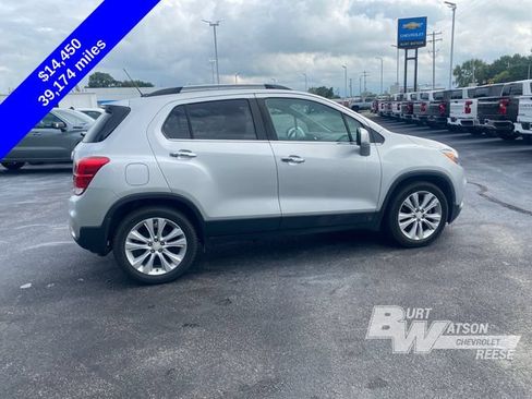 Used 2017 Chevrolet Trax Premier w/ Driver Confidence II Package FWD image 8