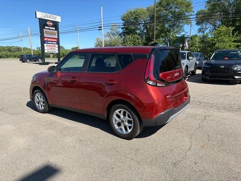 Used 2023 Kia Soul LX w/ LX Technology Package FWD image 6