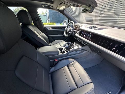 Used 2026 Porsche Cayenne E-Hybrid AWD/4WD image 43