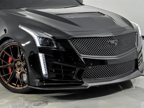 Used 2019 Cadillac CTS V w/ Carbon Fiber Package RWD image 3
