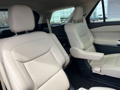 Used 2024 Ford Explorer XLT w/ Equipment Group 202A image 33