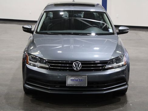 Used 2017 Volkswagen Jetta SE FWD image 7