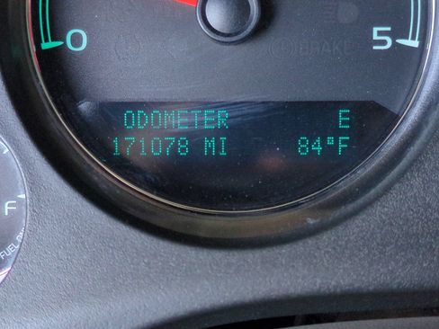 Used 2011 GMC Sierra 2500 SLT w/ SLT Convenience Package AWD/4WD image 35
