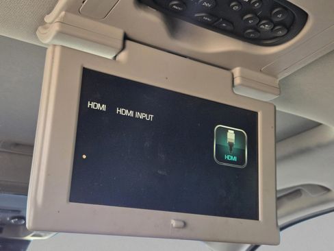 Used 2017 GMC Yukon Denali w/ Open Road Package image 24