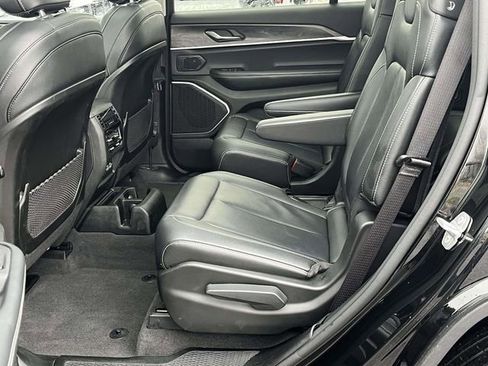 Used 2022 Jeep Grand Cherokee L Limited image 16