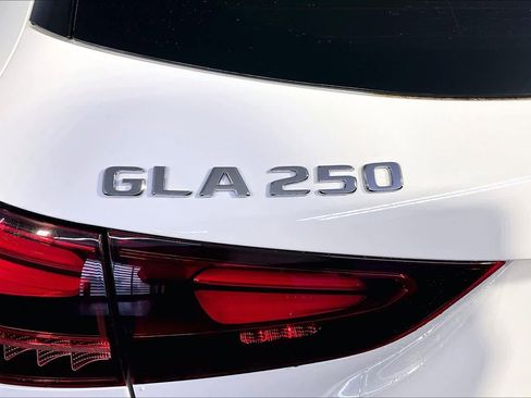 New 2026 Mercedes-Benz GLA 250 4MATIC image 6