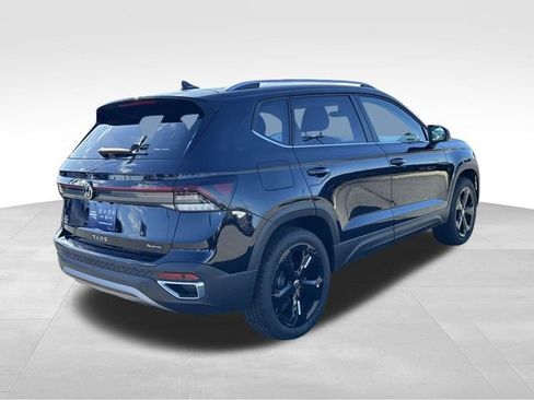 New 2026 Volkswagen Taos SEL image 5