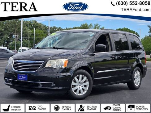 Used 2014 Chrysler Town & Country Touring FWD image 1