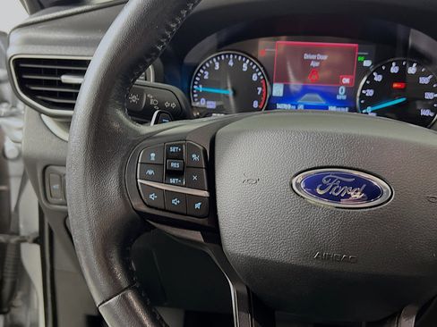 Used 2020 Ford Explorer XLT w/ Equipment Group 202A RWD image 19