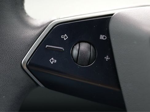 Used 2024 Tesla Cybertruck AWD Crew Cab image 39