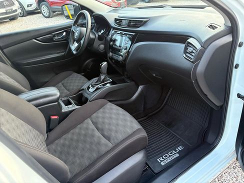 Used 2017 Nissan Rogue Sport SV w/ SV All-Weather Package image 63