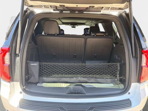 Used 2025 GMC Yukon Denali Ultimate AWD/4WD image 11