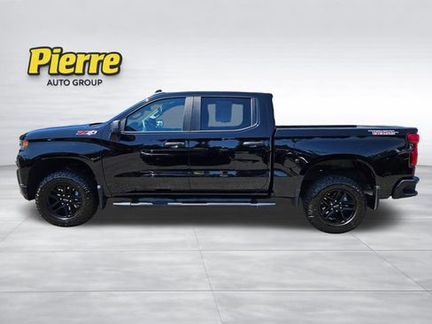 Used 2022 Chevrolet Silverado 1500 Custom Trail Boss w/ Midnight Edition AWD/4WD image 2