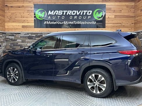 Used 2020 Toyota Highlander XLE AWD/4WD image 17